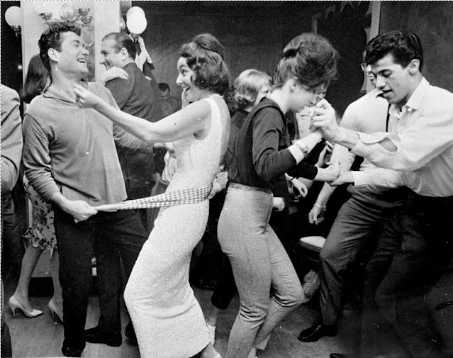 30 Vintage photos unveil the fashion trends of New York City in the 1960s_teo
